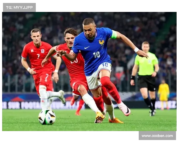 法甲幕后团队的协作与策略如何塑造法国足球的辉煌成就 法甲幕后团队的协作与策略如何塑造法国足球的辉煌成就